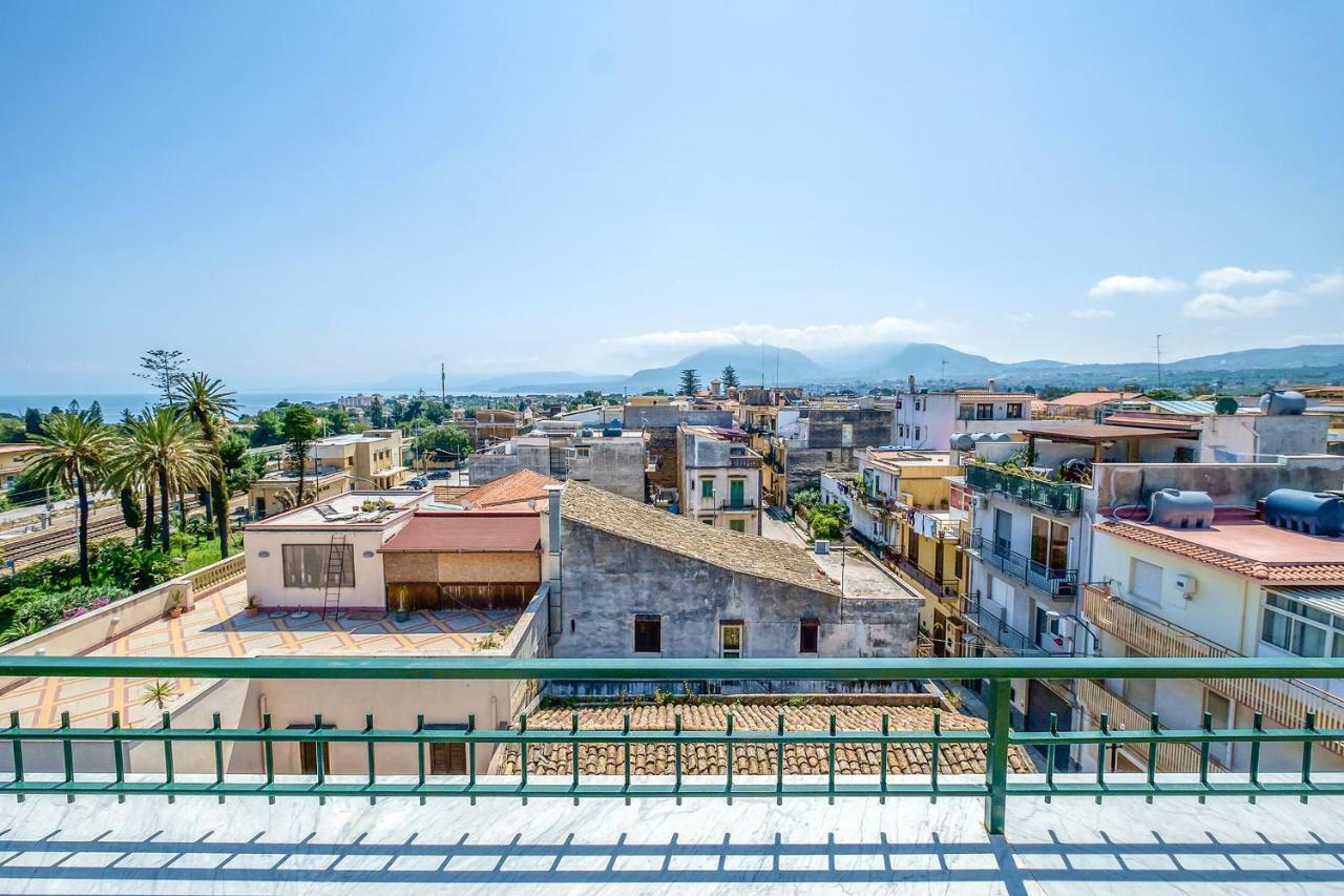 Апартаменты Solemar Sicilia - Casa Panorama Санта-Флавия Экстерьер фото